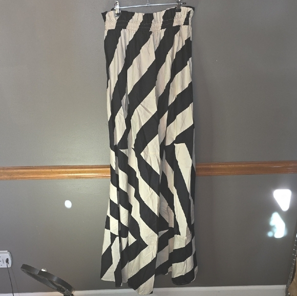 Tory Burch 2 Tone Stylish Dress - Picture 5 of 5